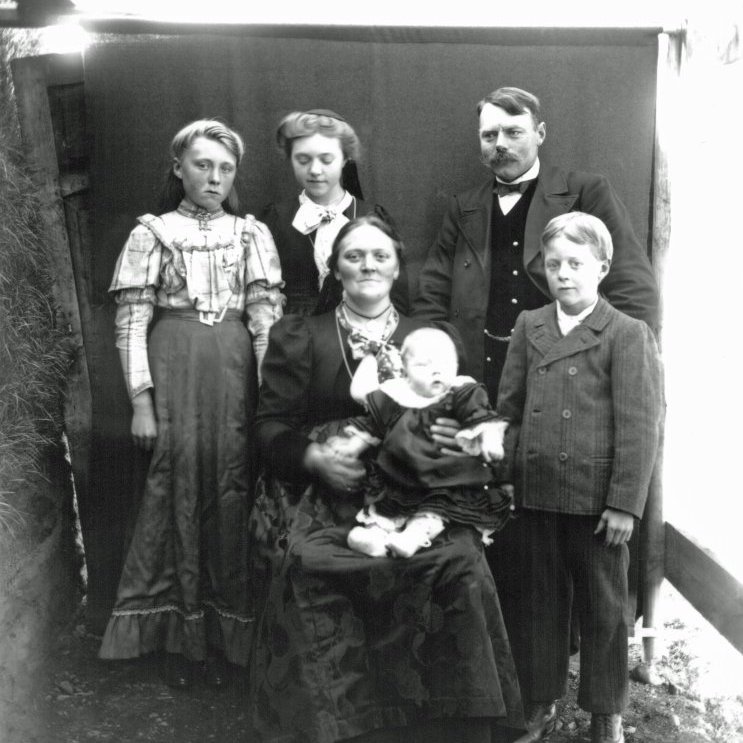 Ingimundur Magnússon og Sigríður Einarsdóttir frá Bæ í Króksfirði Barðastrandarsýslu. Myndin tekin ca. 1889-1910.