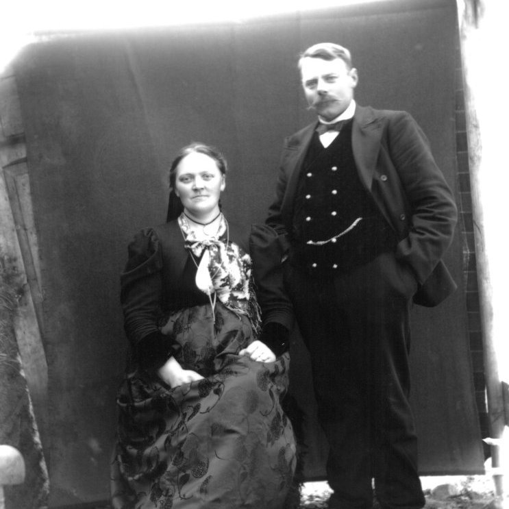 Ingimundur Magnússon hreppstjóri og Sigríður á Bæ í Króksfirði. Myndin tekin ca. 1889-1910.