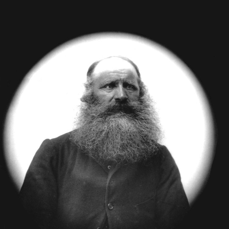 Friðjón Jónsson Sandi. Sonur Jóns bónda á Hafralæk Jónssonar og k.h. Hólmfríðar Indriðadóttur. K. Sigurbjörg Guðmundsdóttir frá Sílalæk. Myndin tekin ca. 1889-1920.