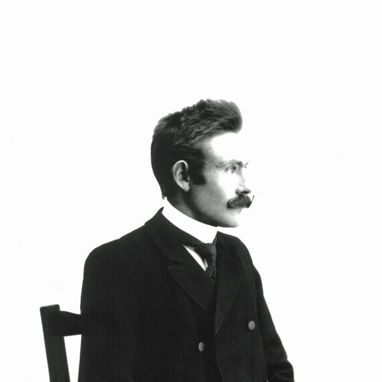 Sr. Jón Arason á Húsavík. Myndin tekin um 1889-1920.