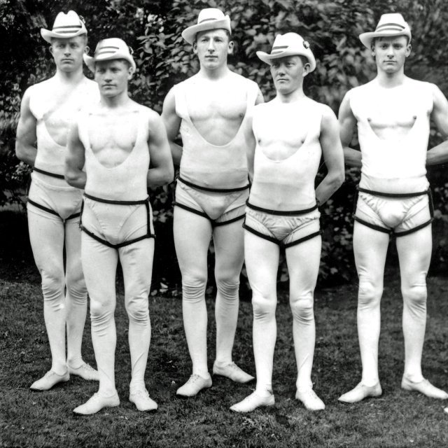 Glímumenn. F.v. Jóhannes Jósefsson, Hallgrímur Benediktsson, ?, Sigurjón Pétursson, ?, ?, Pétur Sigfússon.