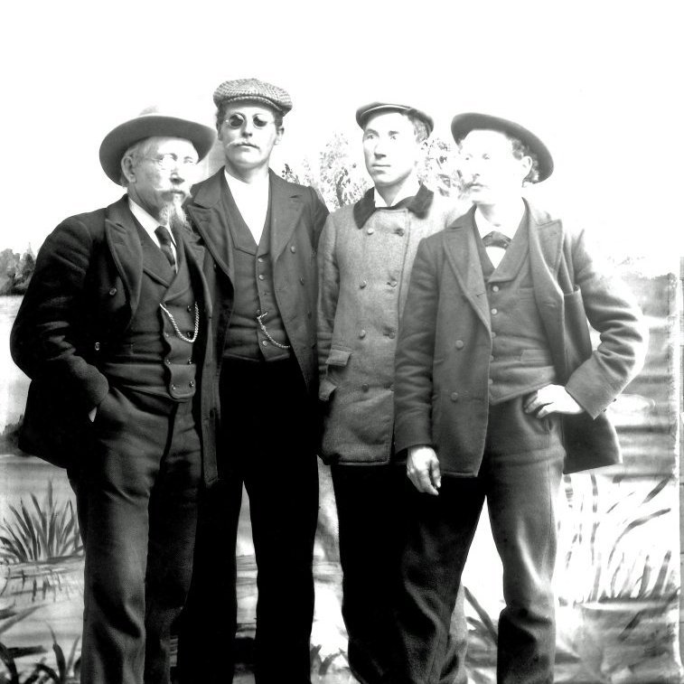 Benedikt Jónsson, Benedikt Björnsson kennari, Sigurður Bjarklind og Jón Baldvinsson. Myndin tekin ca. 1898-1912.