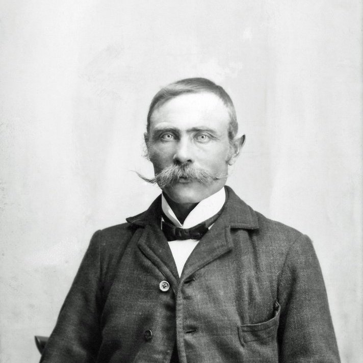 Sigtryggur Björnsson, Jarlsstöðum.