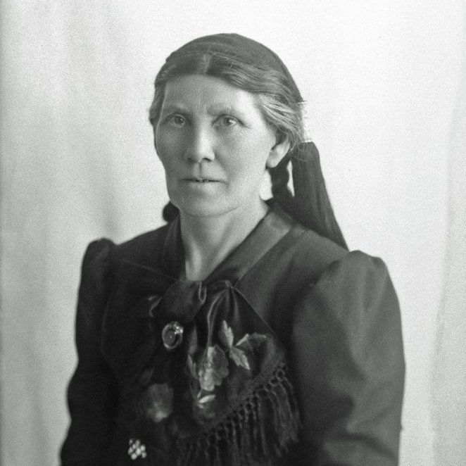 Sigurlaug Jónsdóttir, Gilsbakka.