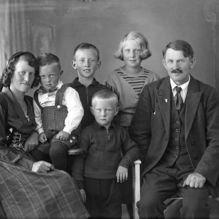 Parmes Sigurjónsson. Af fjölskyldunni 1934.