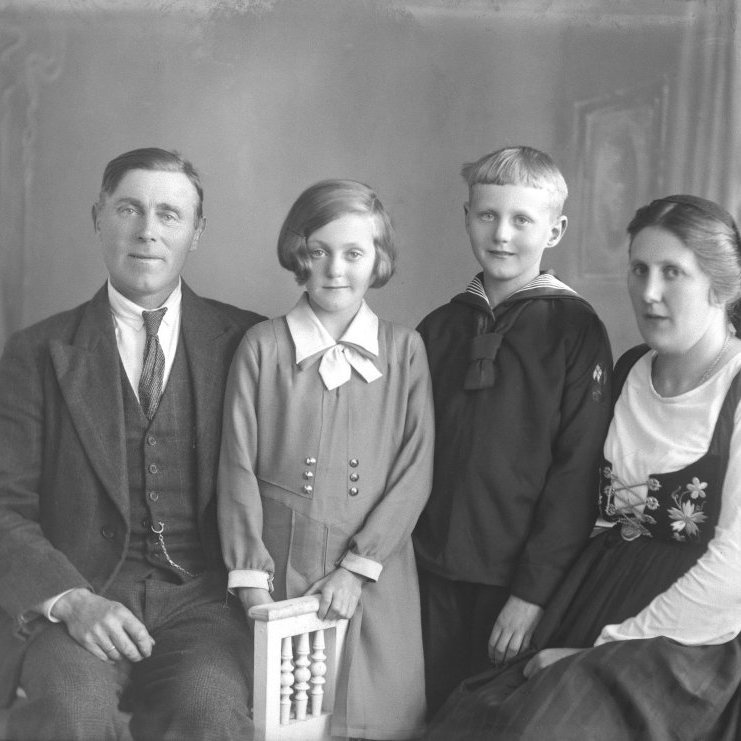 Hólmsteinn Helgason og fjölskylda Raufarhöfn 1935.