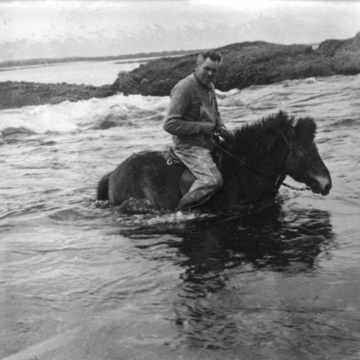 Jón Þorbergsson, Laxamýri. 1936.
