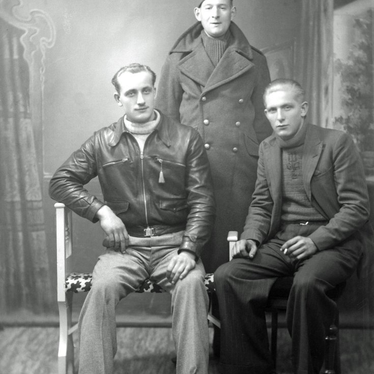 H.C. Plumtree. - H.C.P. og tveir enskir sjómenn. 1940.